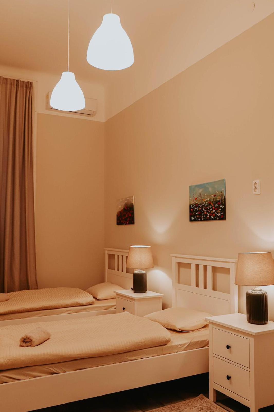 Rooms For Rent In Centre Budapest Eksteriør billede